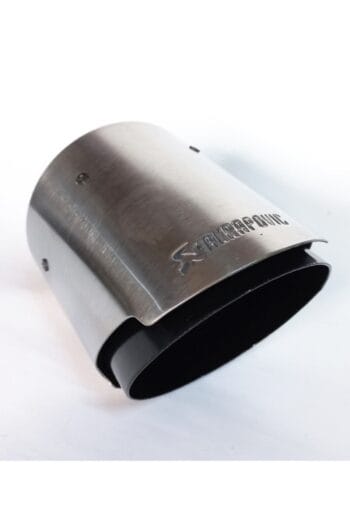 100 mm Akrapovic Stil Tekli Egzoz Ucu — Parlak Krom Dış Gövde (1 Adet)