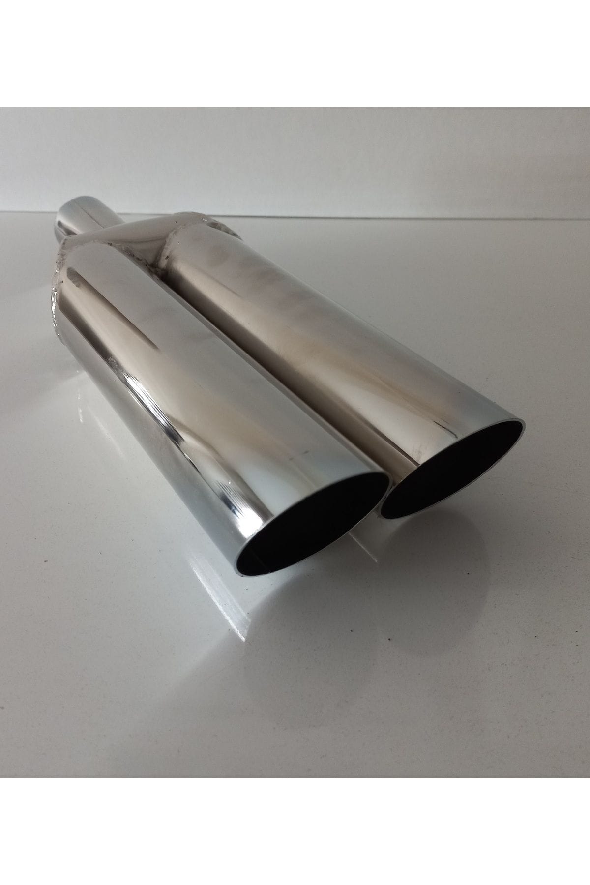 Wolf Exhaust Sound Model with nickel-plated dual exhaust tips